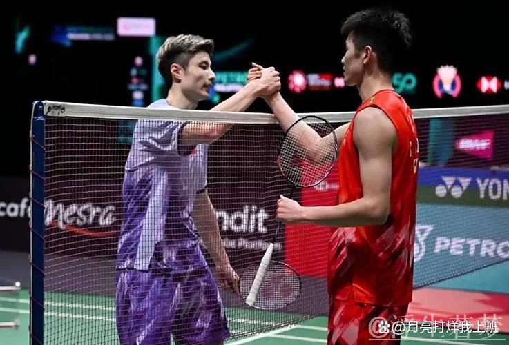 中国羽毛球公开赛男单四强对决:周天成迎战石宇奇 中国羽毛球公开赛男单四强对决:周天成迎战石宇奇